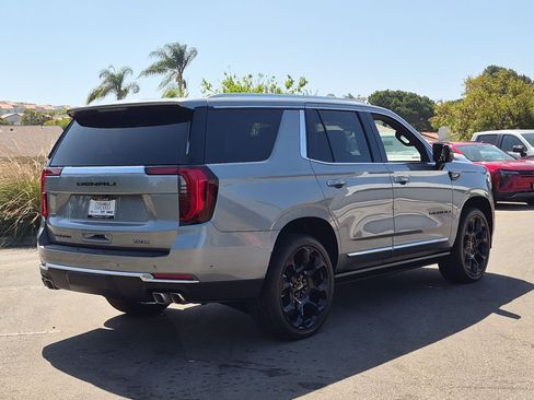 New 2026 GMC Yukon Denali w/ Denali Reserve Package AWD/4WD image 5