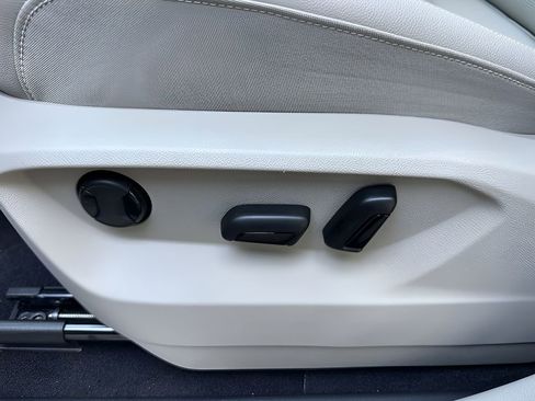 New 2026 Volkswagen Atlas SE FWD image 12