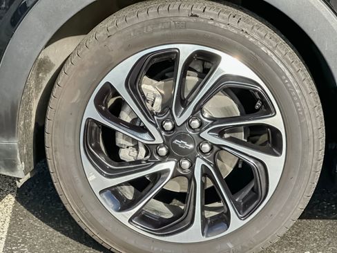 Used 2022 Chevrolet Bolt EUV Premier w/ Sun & Sound Package image 25