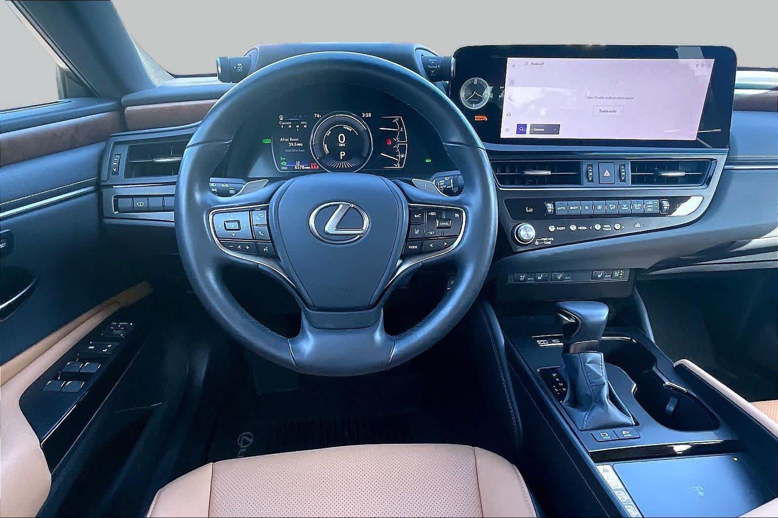 Used 2025 Lexus ES 300h w/ Premium Package FWD image 5