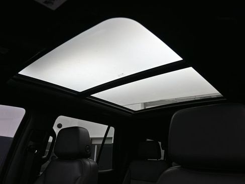 Used 2023 Chevrolet Tahoe Z71 image 2