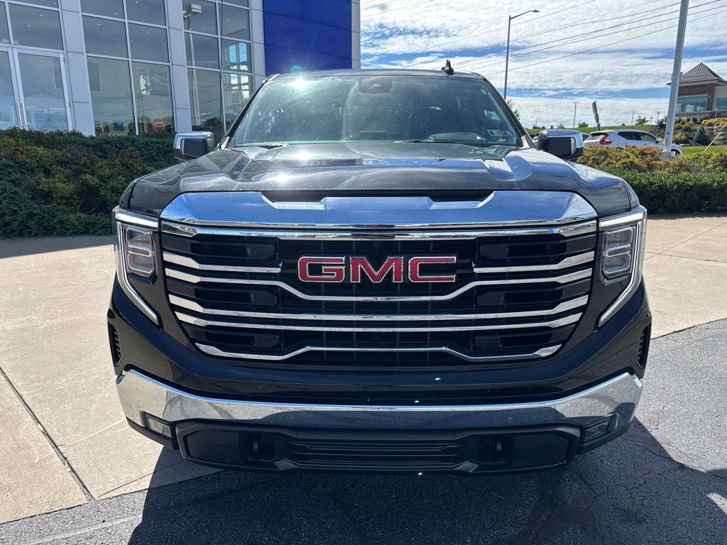 Used 2026 GMC Sierra 1500 SLT AWD/4WD image 2