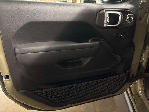 New 2026 Jeep Gladiator Mojave image 13