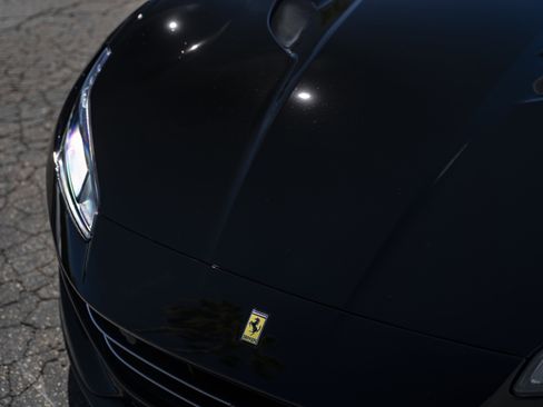 Certified 2019 Ferrari Portofino Convertible image 22