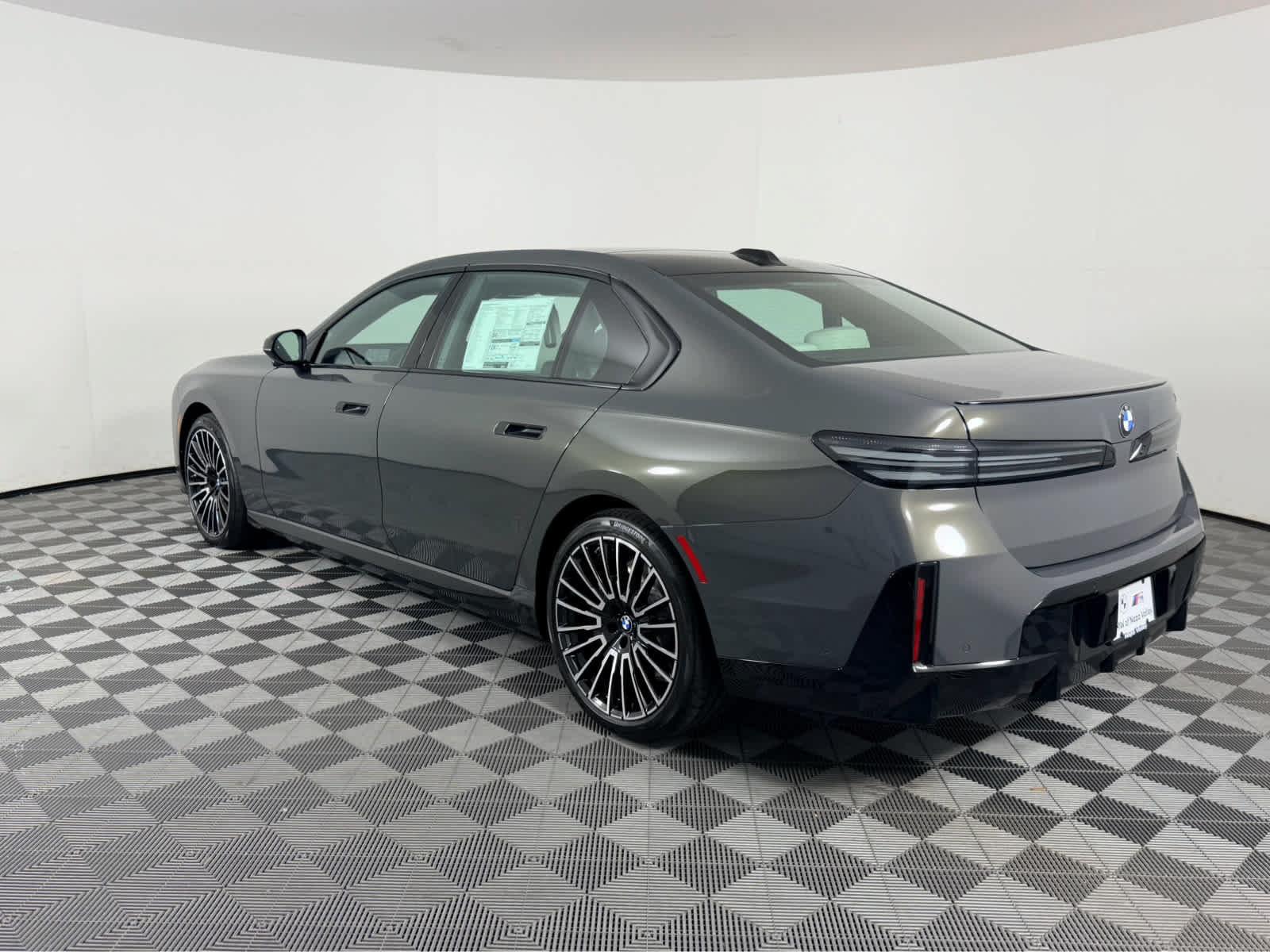 New 2027 BMW 740i w/ Executive Package RWD image 5