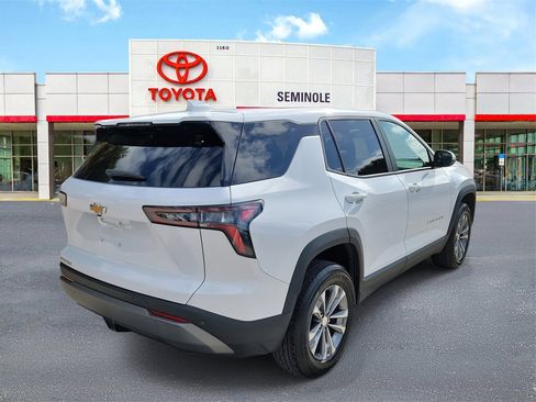 Used 2025 Chevrolet Equinox LT image 3