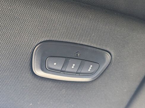Used 2024 Jeep Wagoneer L Series II RWD image 22