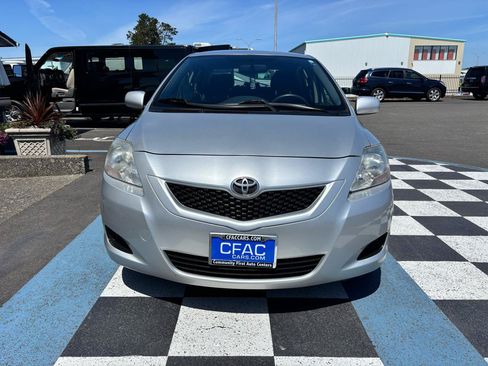 Used 2012 Toyota Yaris Sedan FWD image 8