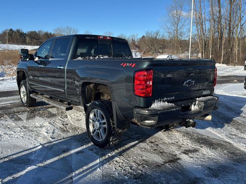 Used 2019 Chevrolet Silverado 2500 High Country image 3