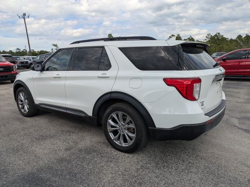Used 2023 Ford Explorer XLT w/ Equipment Group 202A RWD image 6
