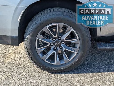 Used 2023 Chevrolet Tahoe Z71 w/ Luxury Package AWD/4WD image 4