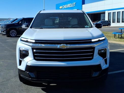 New 2026 Chevrolet Traverse High Country w/ LPO, Floor Liner Package FWD image 48