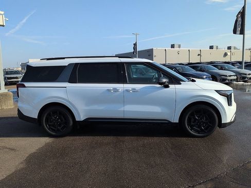 New 2026 Kia Carnival SX Prestige FWD image 2