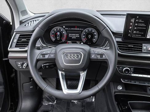 Used 2025 Audi Q5 2.0T Premium Plus w/ Premium Plus Package AWD/4WD image 13