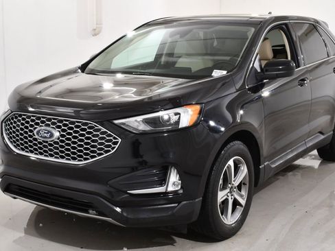 Used 2023 Ford Edge SEL w/ Convenience Package AWD/4WD image 2