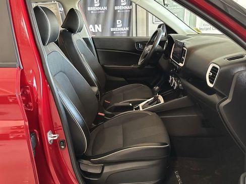 Used 2022 Hyundai Venue Limited image 28