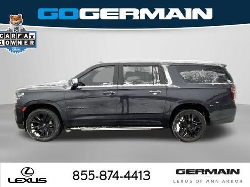 Used 2023 Chevrolet Suburban Premier w/ Premium Package 2 image 3