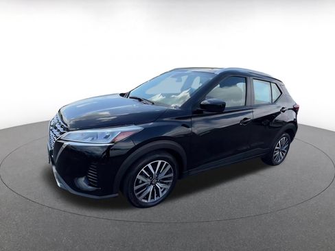 Used 2024 Nissan Kicks SV FWD image 7