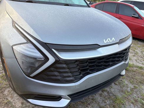 Used 2023 Kia Sportage LX image 10