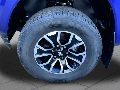 Certified 2023 Toyota Tacoma TRD Sport w/ TRD Premium Sport Package AWD/4WD image 11