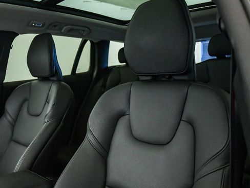 Certified 2025 Volvo V60 B5 Cross Country Plus AWD/4WD image 18