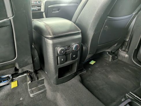 Used 2020 Ford Explorer Limited image 36