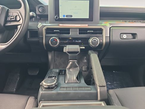 Certified 2025 Toyota Tacoma SR5 AWD/4WD image 11
