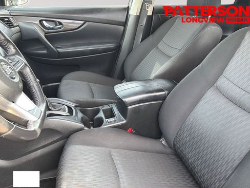 Used 2019 Nissan Rogue SV w/ Premium Package FWD image 19