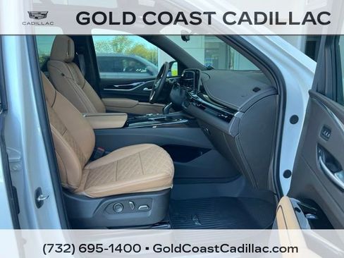 Used 2023 Cadillac Escalade Premium Luxury w/ LPO, Floor Liner Package AWD/4WD image 10