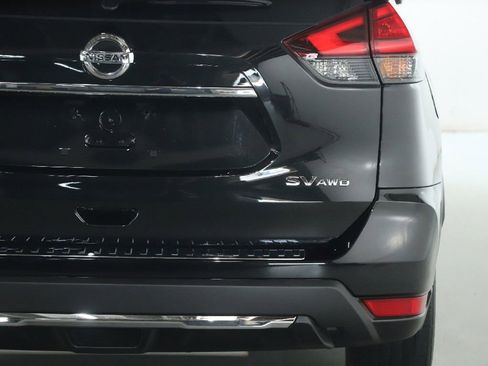 Used 2017 Nissan Rogue SV w/ SV Premium Package AWD/4WD image 45