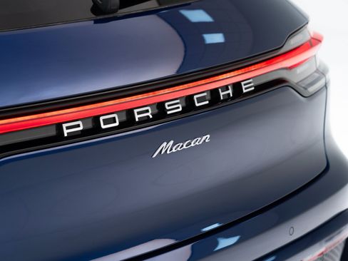 Certified 2026 Porsche Macan AWD/4WD image 14