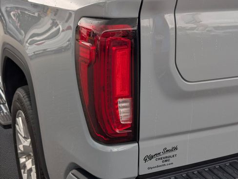 Used 2024 GMC Sierra 1500 Denali w/ Technology Package RWD image 11