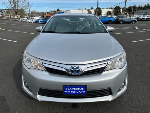 Used 2012 Toyota Camry XLE w/ Leather Pkg image 9