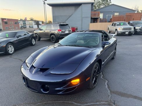 Used 2000 Pontiac Firebird Formula w/ Security Pkg RWD image 11