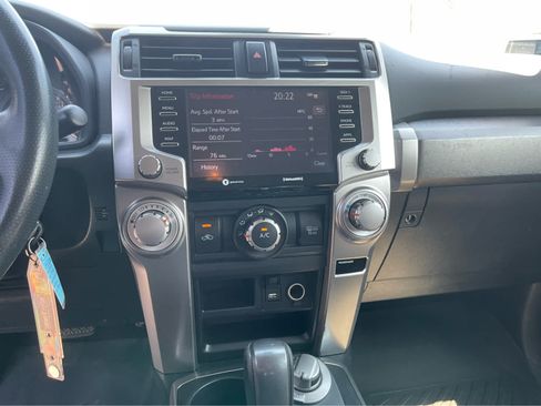Used 2020 Toyota 4Runner SR5 AWD/4WD image 17