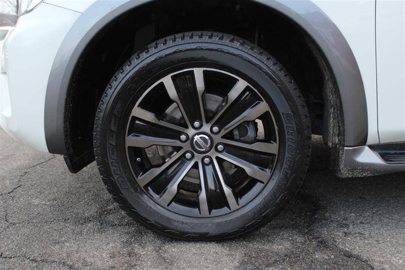 Used 2018 Nissan Armada Platinum w/ Interior Lighting Package AWD/4WD image 9