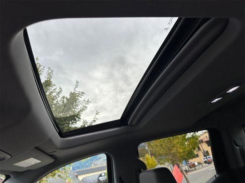 Used 2019 Chevrolet Silverado 1500 LTZ w/ LTZ Premium Package image 23