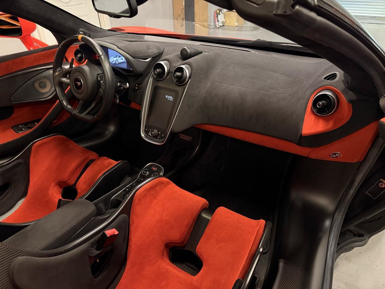 Used 2020 McLaren 600LT Spider RWD image 21
