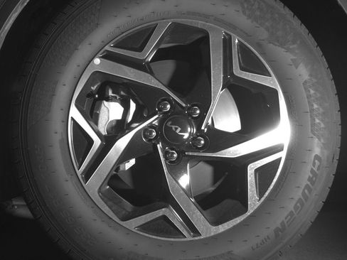 Used 2025 Kia Sportage LX image 12