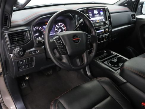 Used 2022 Nissan Titan PRO-4X w/ Pro-4x Convenience Package image 13