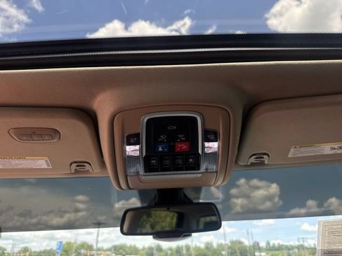 Used 2019 RAM 1500 Laramie AWD/4WD image 24
