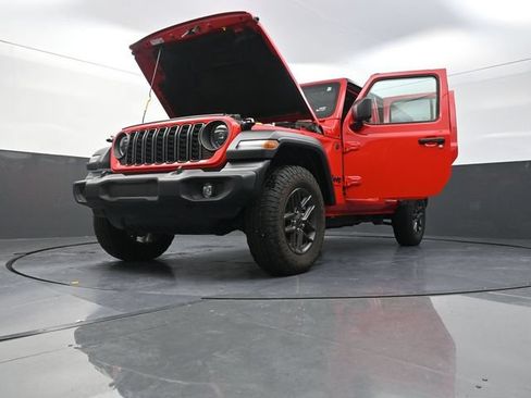Used 2024 Jeep Wrangler Unlimited Sport AWD/4WD image 32