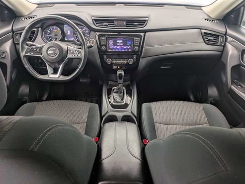 Used 2018 Nissan Rogue SV AWD/4WD image 16