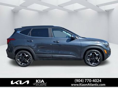 Used 2024 Kia Seltos EX FWD image 2