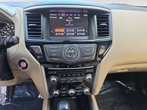 Used 2020 Nissan Pathfinder SV AWD/4WD image 11