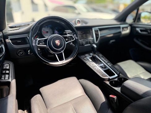 Used 2015 Porsche Macan S image 18