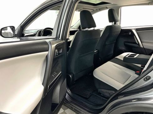 Used 2018 Toyota RAV4 XLE image 42