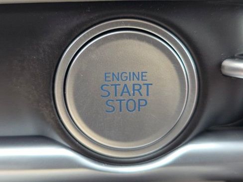 Certified 2025 Hyundai Tucson SE image 8