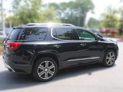 Used 2019 GMC Acadia Denali w/ Technology Package FWD image 13