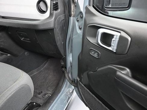 Used 2024 Jeep Gladiator Sport AWD/4WD image 22